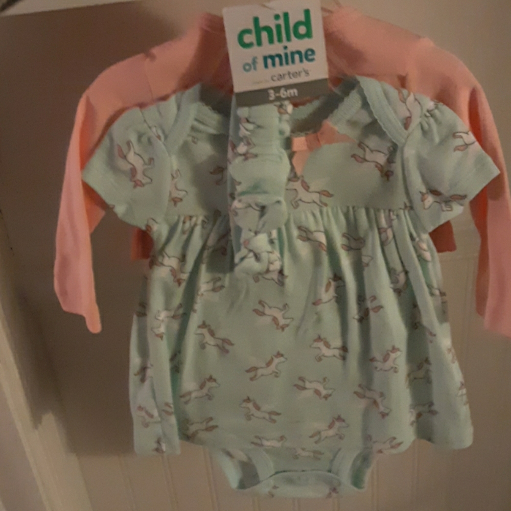 Adorable little outfit 3-6 months